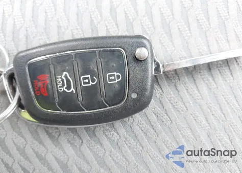 2015 Hyundai Santa Fe Sport 2.4L z USA, uszkodzony, nr VIN 5XYZTDLB7FG279324